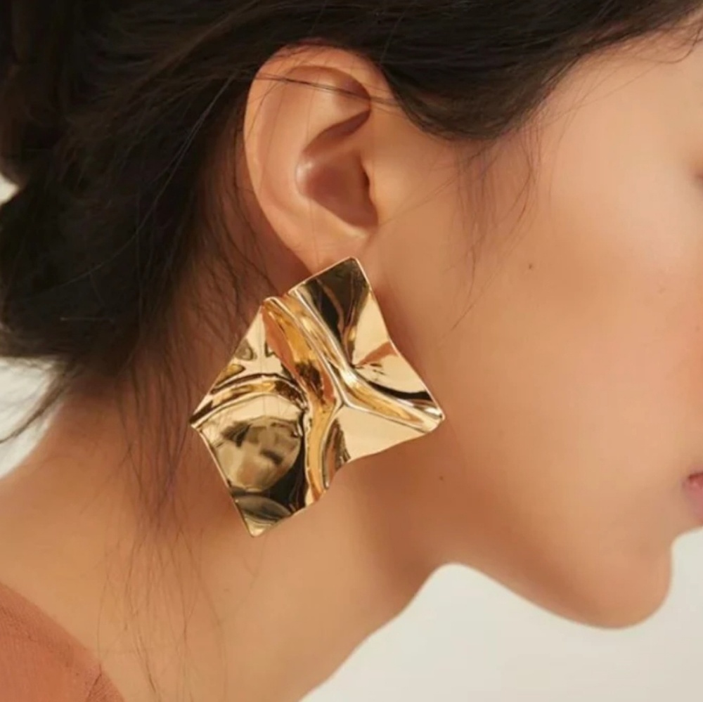 Earrings gold! And free gift